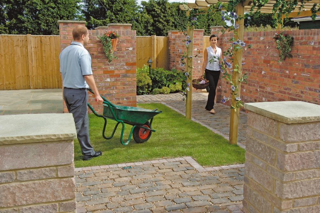 Laying a garden path with bricks