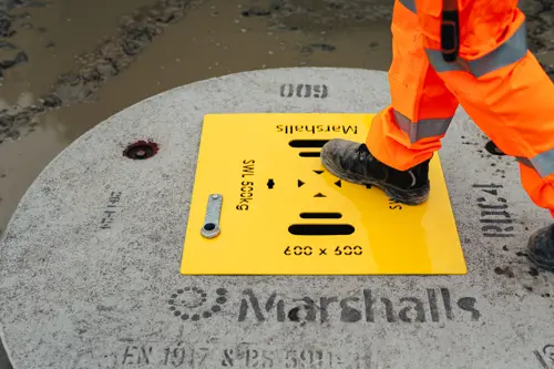 Marshalls Manhole cover in practise